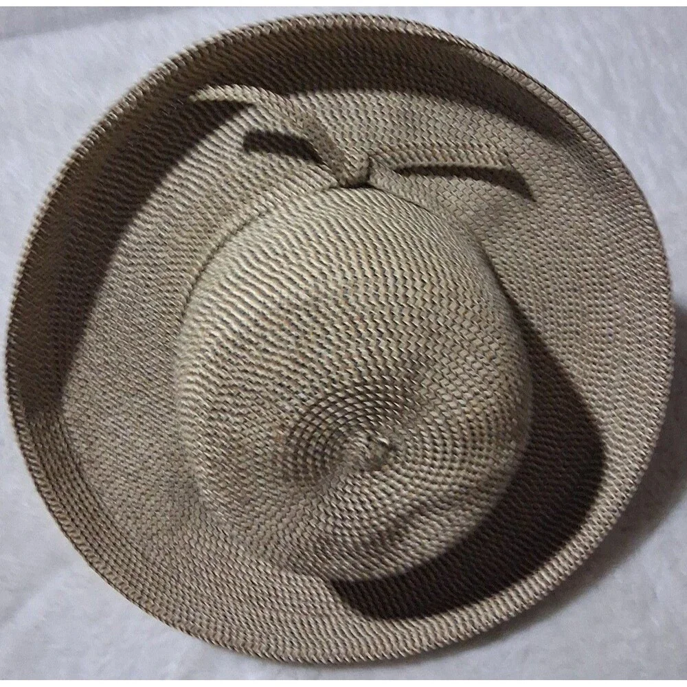 Karen Keith  high-quality weaved, modern Toyo straw hat. SZ medium